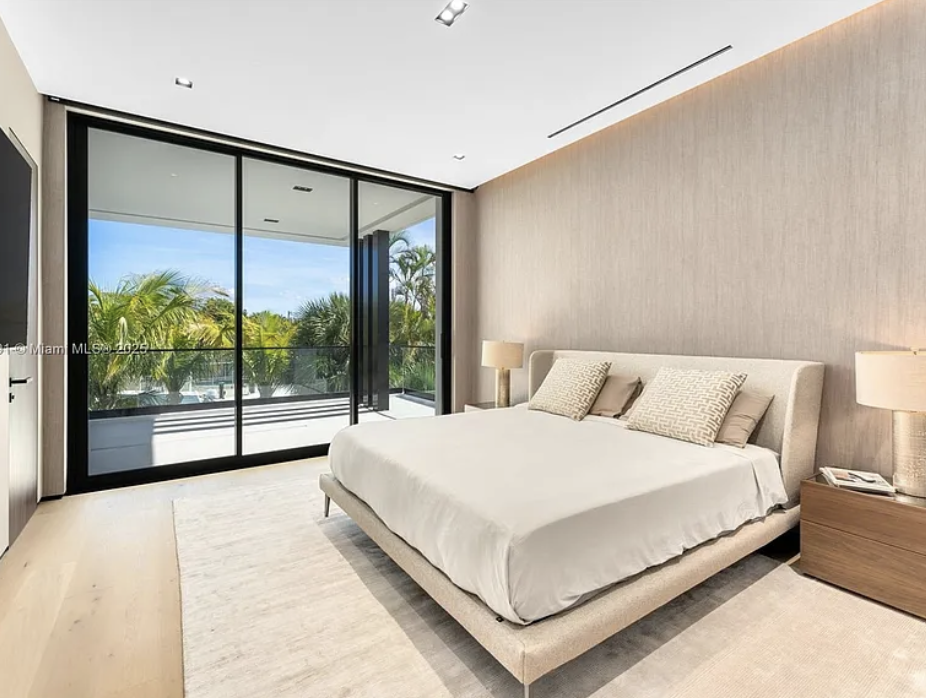 House 3 View 40